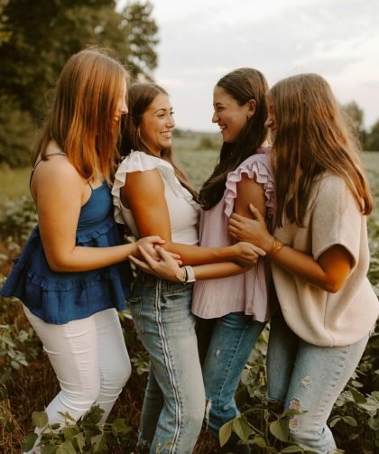 hannah-busing-SZNMiB8HuHw-unsplash